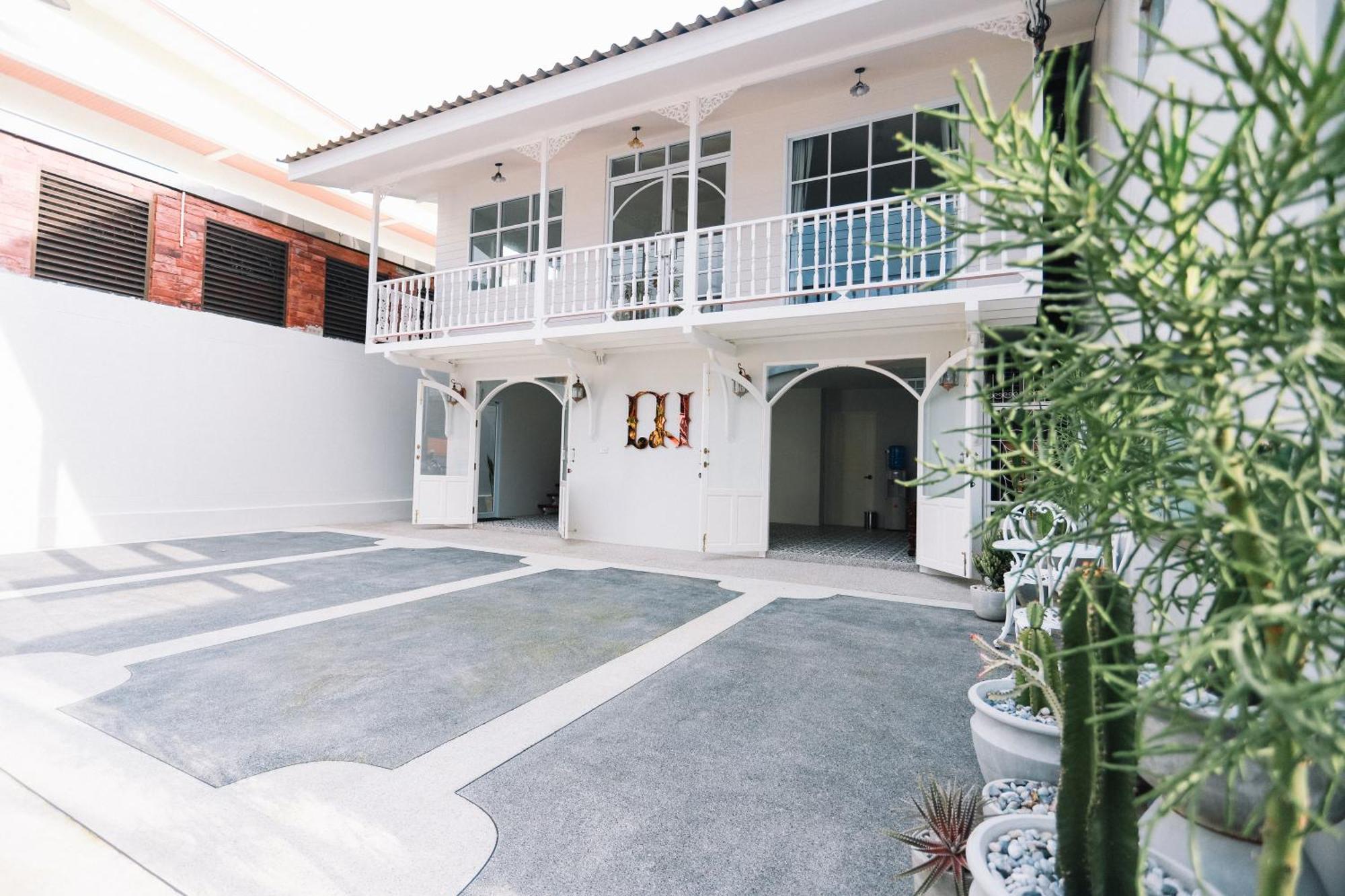 Chertel Poshtel Ban Chamun Extérieur photo