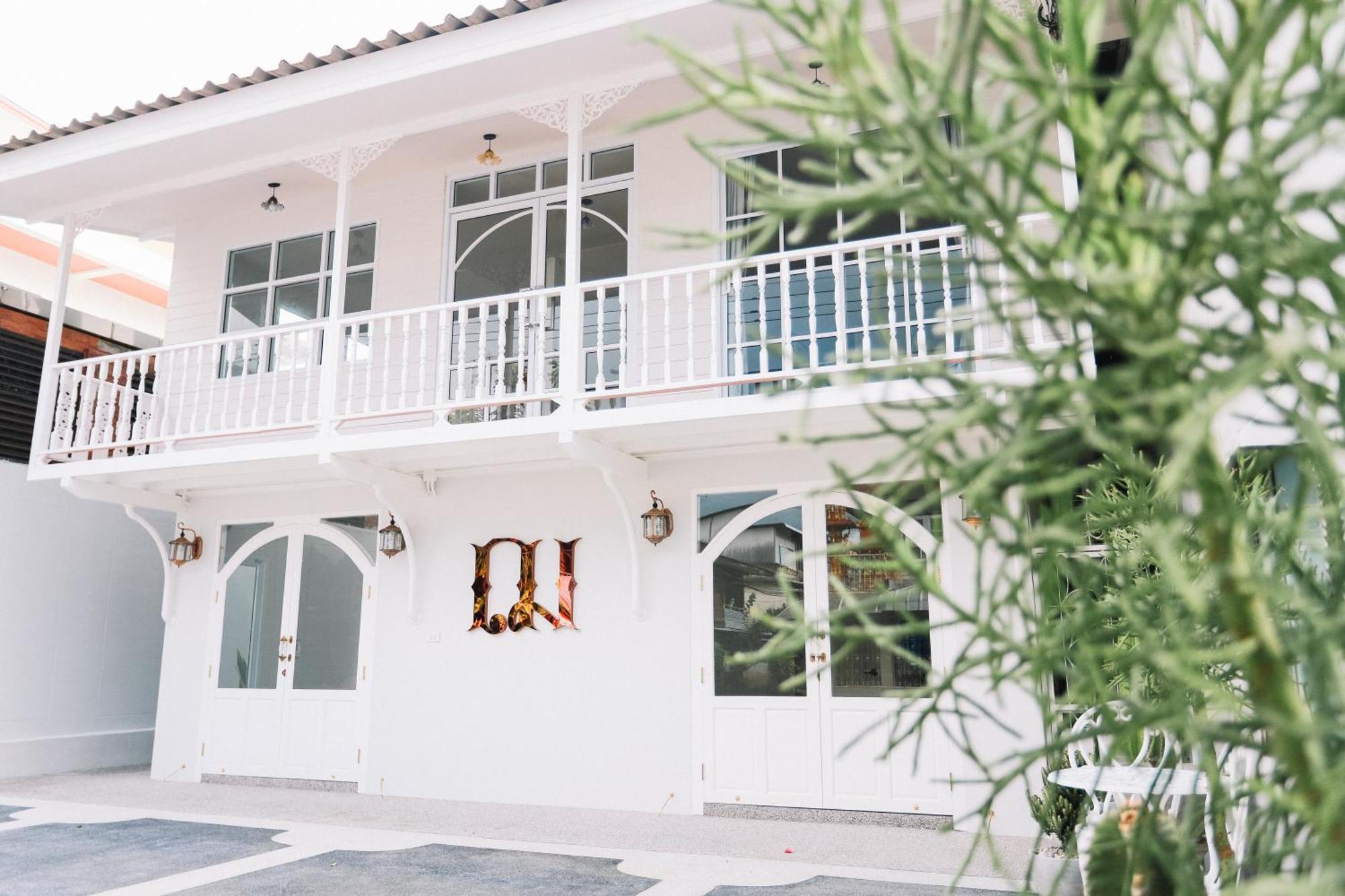 Chertel Poshtel Ban Chamun Extérieur photo